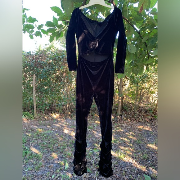 ✨⚡️💥Black Velvet Catsuit with Stacked Legs - Picture 3 of 14